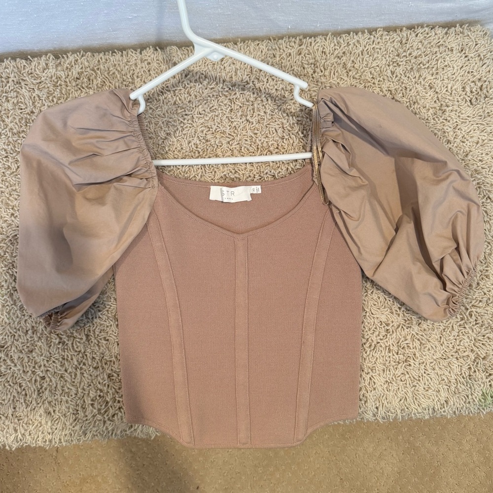ASTR the Label puff sleeve top